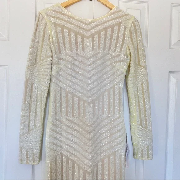 Dress the Population Cream Embellished V-Neck Bodycon Dress